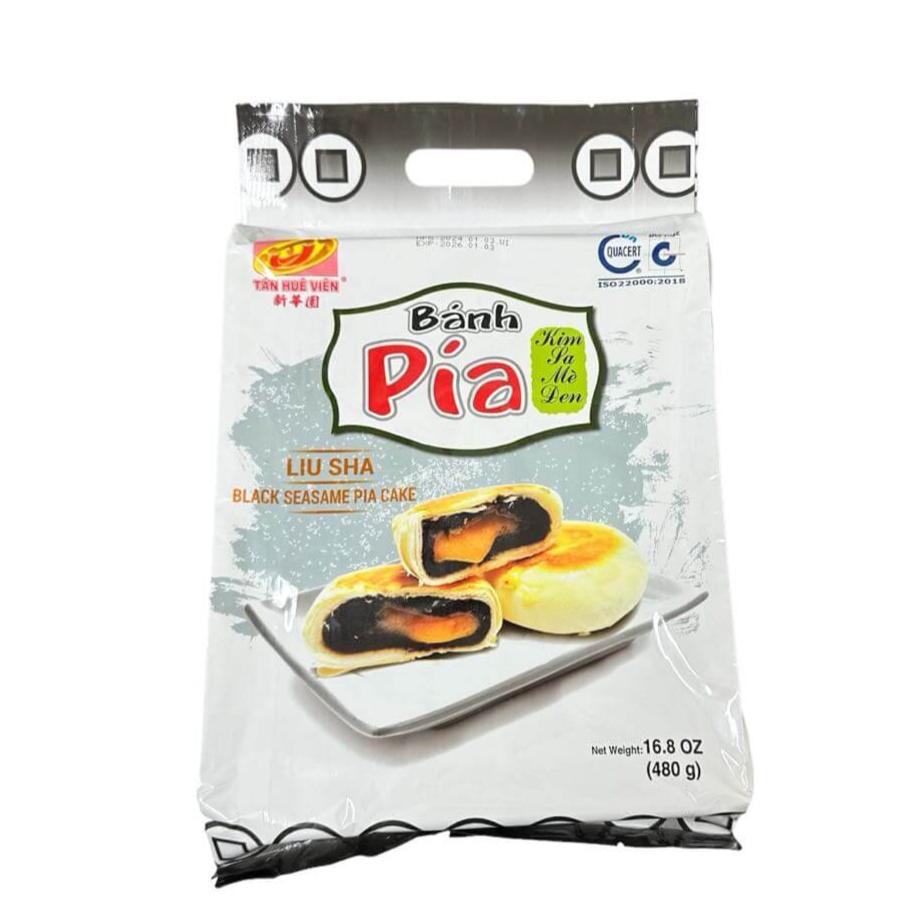 Kue Pia Vietnam isi wijen hitam lava telur asin